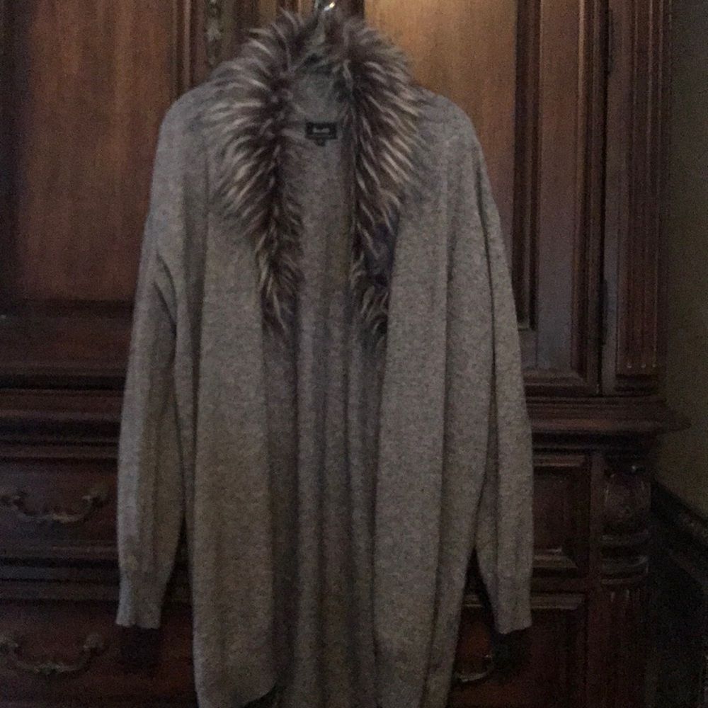 Bardot gray cardigan with detachable fur collar